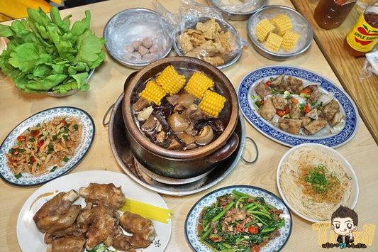 跟著踢小米吃喝玩樂